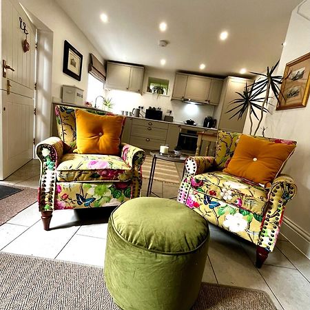 Flower Cottage By Ludlow Castle With Onsite Parking Exterior foto
