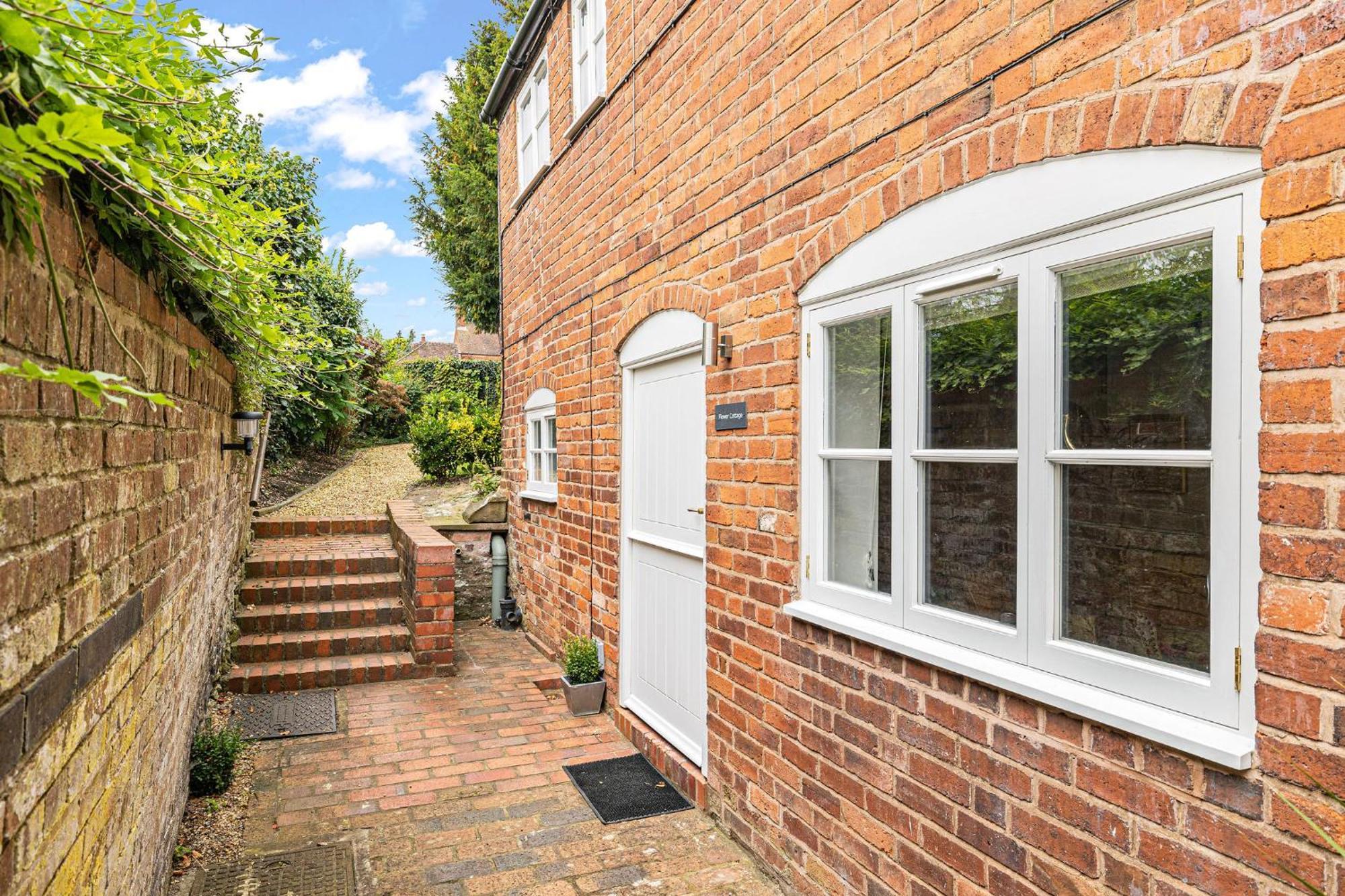 Flower Cottage By Ludlow Castle With Onsite Parking Exterior foto